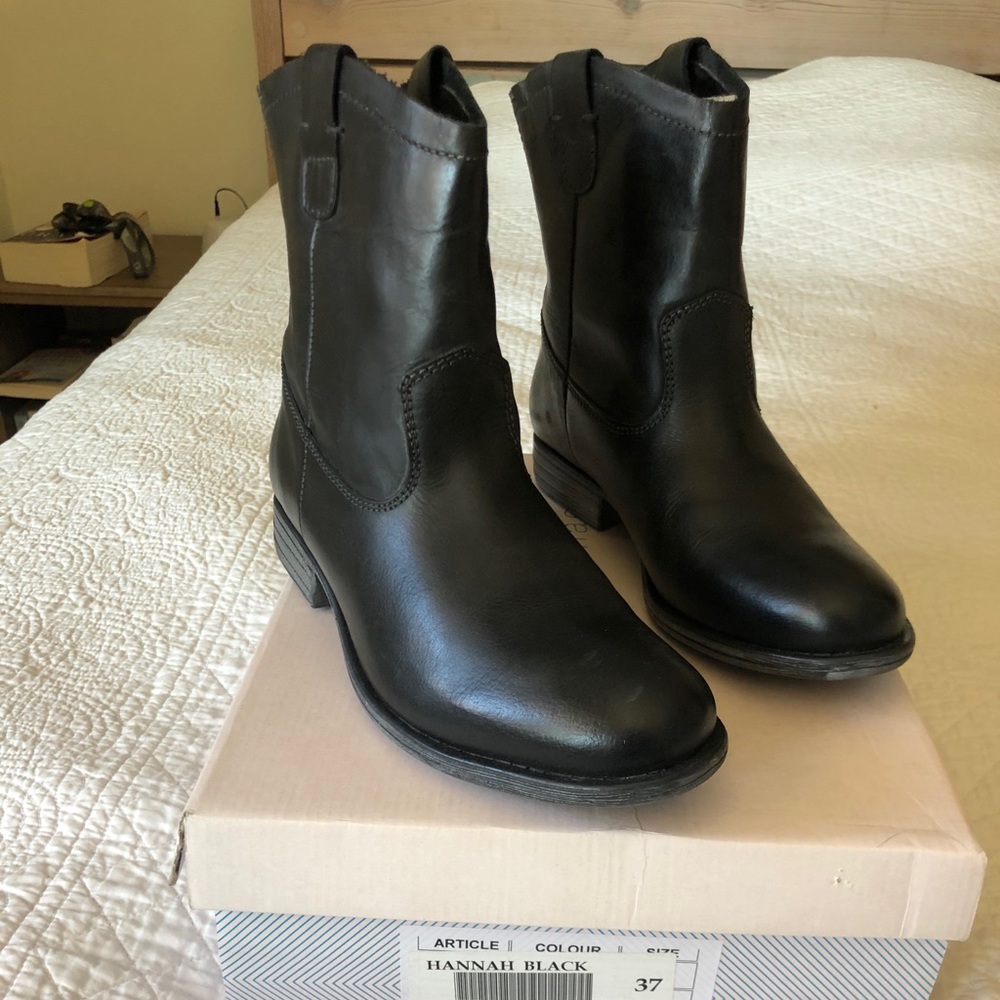 NWT Eric Michael Hannah boot black size 37 (6.5-7)
